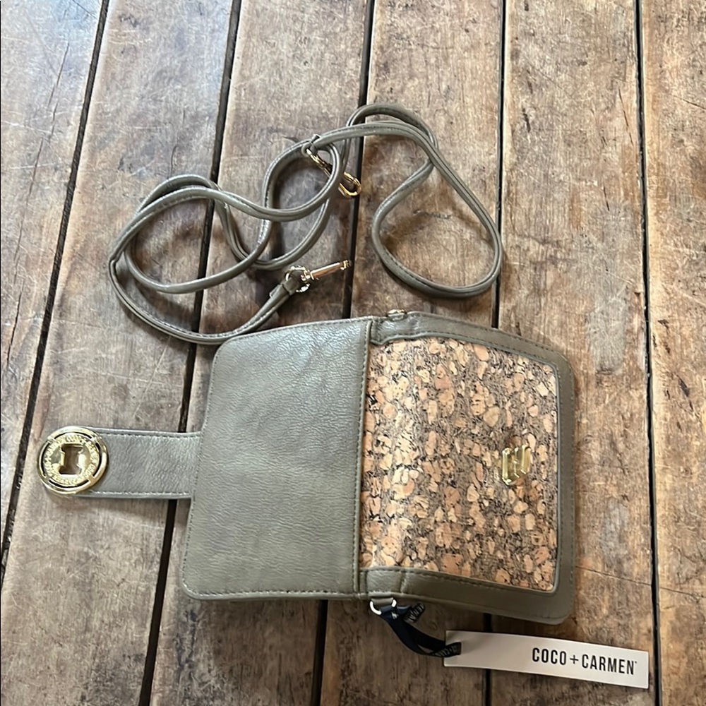 COCO & CARMEN Tan and Gold Wallet NWT - Picture 4 of 6